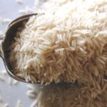 cucina con cucchiaio di riso