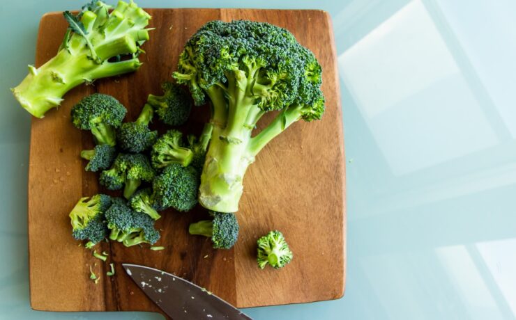 broccoli tagliere cucina verdura benessere